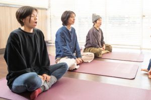 ライオンあくび１